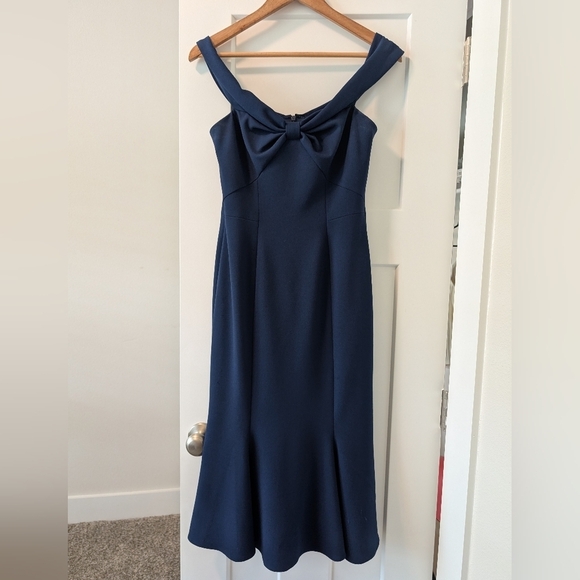 Gal Meets Glam Tyler Scuba Navy Blue Dress Off Shoulder Mermaid 4 - Picture 2 of 7